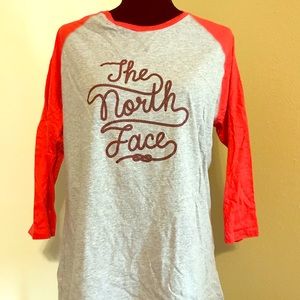 The north face women closer baseball tee 👍❤️ XL